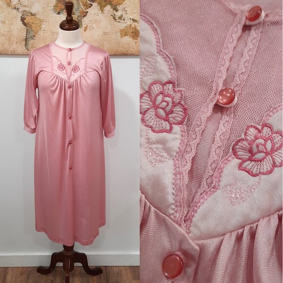Vtg 70s pink button front robe